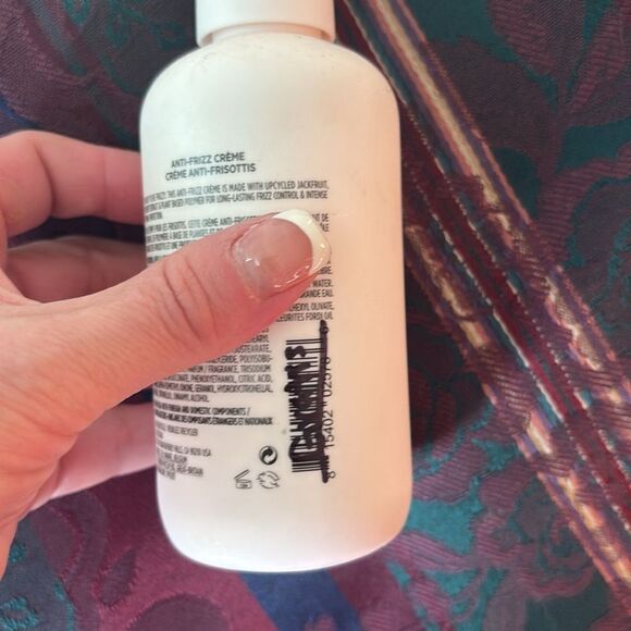 Ouai anti frizz creme - Picture 2 of 3